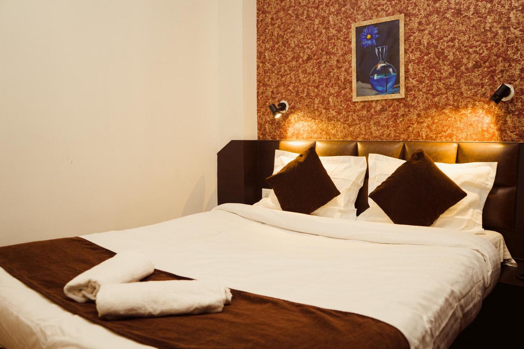 Hotel Siddhi Vinayak Regency, Mg Marg Гангток Екстериор снимка